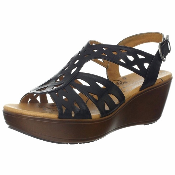 baretraps dabnie wedge sandals
